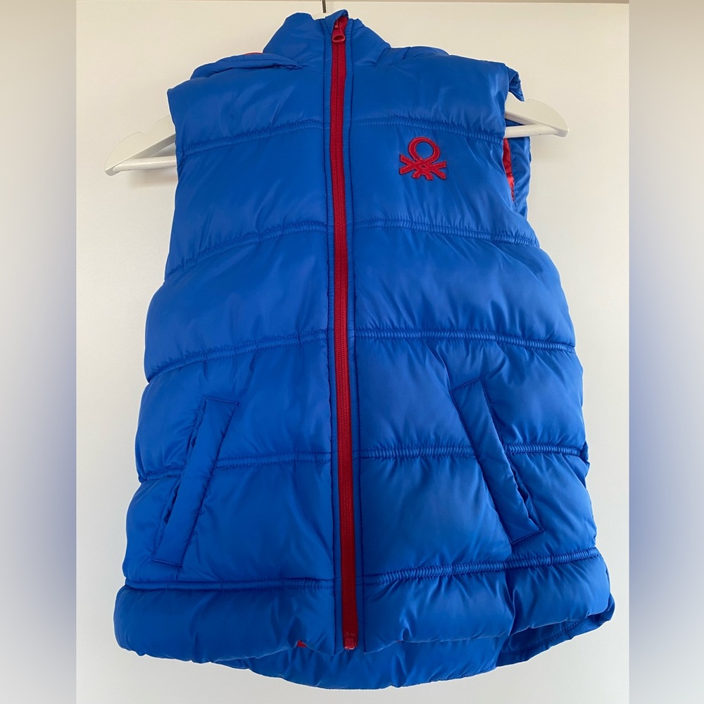 EUC Benetton Sleeveless Padded Jacket with Hood, blue, size L (8-9 years)